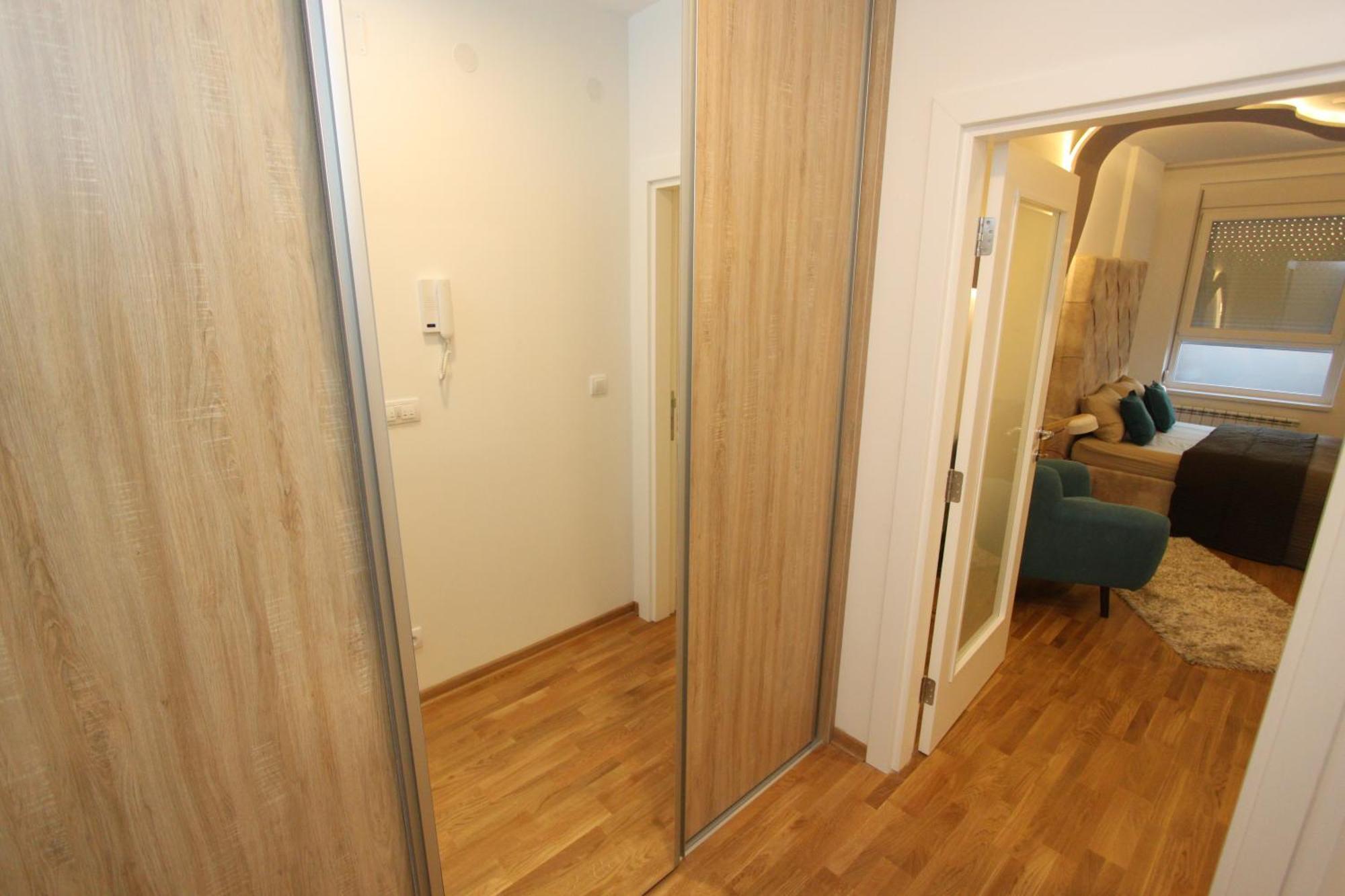 Riviera New Belgrade Apartment, Parking 5 Eur Per Day Exterior foto