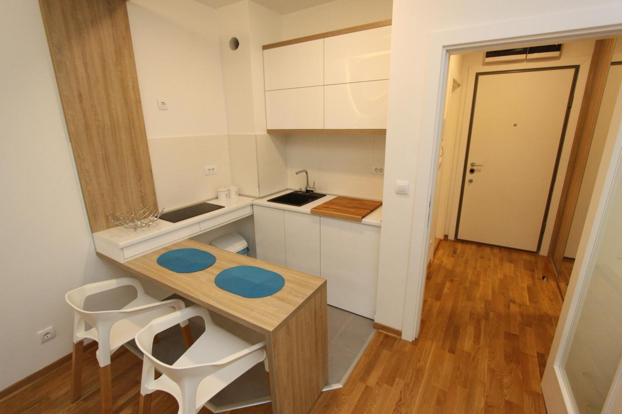 Riviera New Belgrade Apartment, Parking 5 Eur Per Day Exterior foto