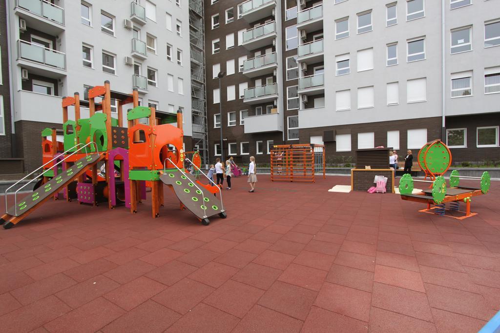 Riviera New Belgrade Apartment, Parking 5 Eur Per Day Exterior foto